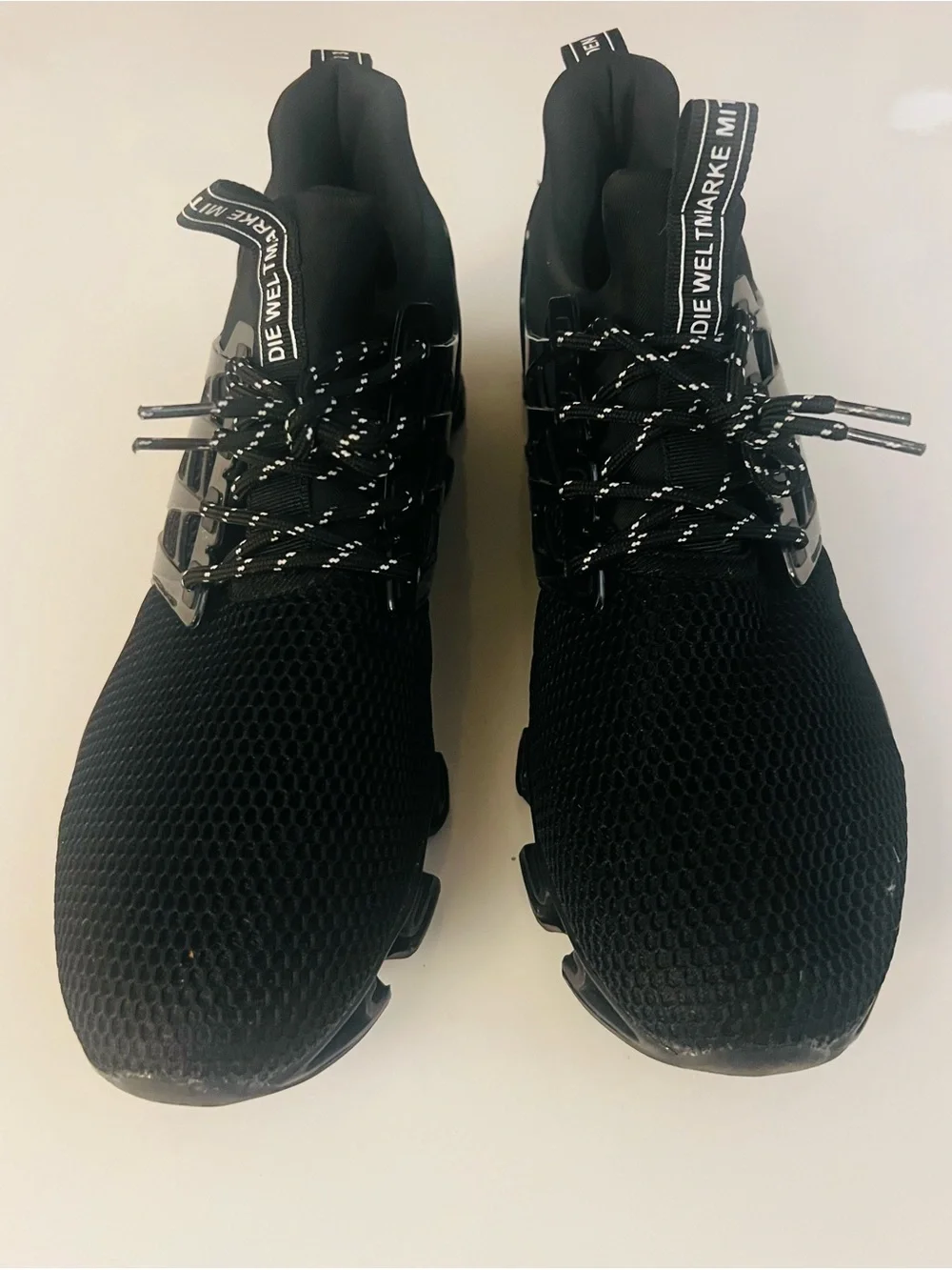 Adidas Die Weltmarke 3 Stripe Men’s Black Athletic Sneakers